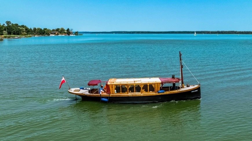 Parostatek "Melanie" na Mazurach.