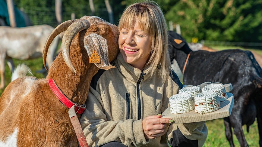 Kremowy smak Mazur – idealny na stół wielkanocny od Chèvre au lait
