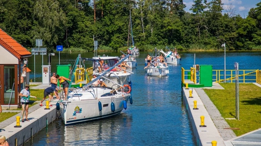 Śluza Guzianka II na Mazurach.