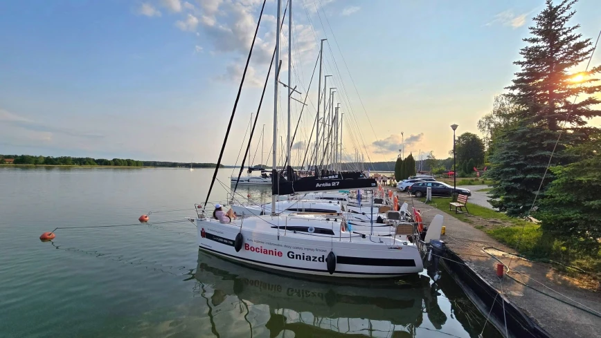 Port Bocianie Gniazdo w Rynie – historia przemiany i nowy rozdział dla Mazur