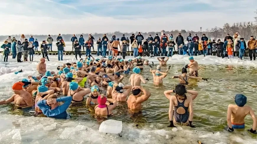 Zimna kąpiel na Mazurach? Warto wpaść do Węgorzewa