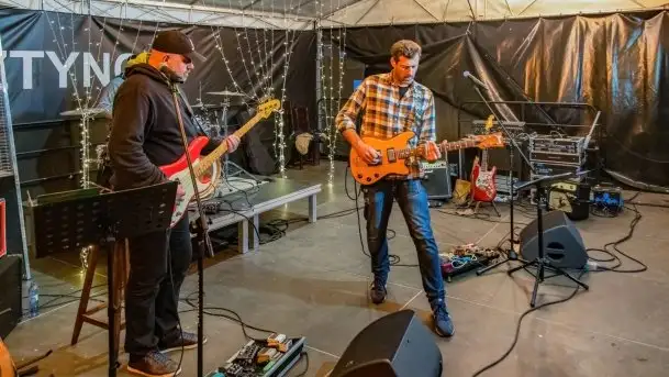 Bartek Grzanek podczas koncertu w Sztynorcie, sierpień 2021 - zdjęcie 4