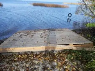 Szeroki Ostrów pełen śmieci