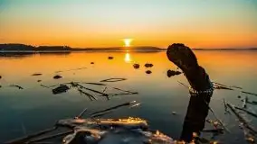 Styczniowy zachód słońca nad jeziorem Święcajty, 2022 r. - zdjęcie 17