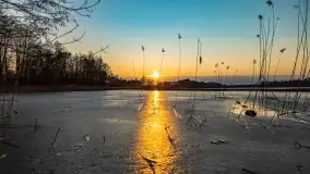 Zachód słońca nad jeziorem Tajty w Wilkasy Zalesie - zdjęcie 14