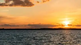 Zachód słońca nad jeziorem Dargin, przystań u Mielnika - zdjęcie 2