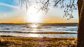 Zachód słońca nad jeziorem Dargin, marzec 2022 r. - zdjęcie 5