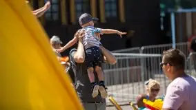 Fotorelacja z muzycznego i sportowego rozpoczęcia wakacji w Mikołajkach - zdjęcie 7