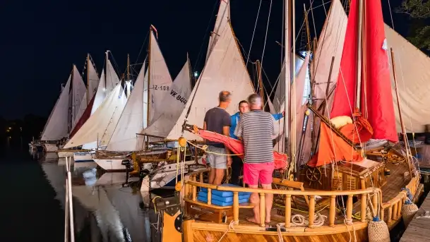 Nocne zdjęcia z XXIII zlotu klubu Jacht Oldtimet, Stranda, sierpień 2022 - zdjęcie 2