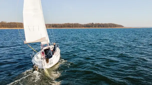 Sasanka Viva 700 dzielnie żegluje po jeziorze Dargin - zdjęcie 8