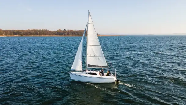 Sasanka Viva 700 dzielnie żegluje po jeziorze Dargin - zdjęcie 5