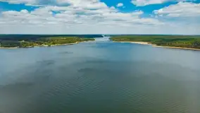 Jezioro Bełdany i miejscowość Kamień z drona, wiosna 2020 - zdjęcie 18