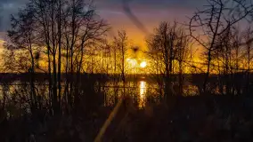 Grudniowy zachód słońca nad jeziorem Łabap - zdjęcie 10