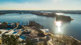 Zimowe Mrągowo, nad jeziorem Czos, okolice amfiteatru z drona - zdjęcie 26