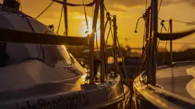 Zachód słońca w Mikołajkach, czuć sezon 2023 - zdjęcie 4