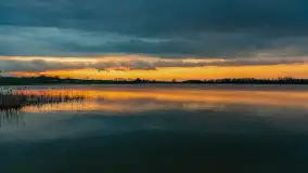 Zachód słońca nad jeziorem Dejgunek, kwiecień 2023 r.  - zdjęcie 17