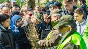 Przy Wilczym Szańcu posadzono 5000 dębów - zdjęcie 50