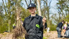 Przy Wilczym Szańcu posadzono 5000 dębów - zdjęcie 42