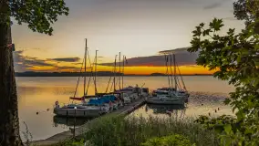 Wschód słońca nad jeziorem Mamry, Stanica Wodna Kietlice, sierpień 2023 r. - zdjęcie 13