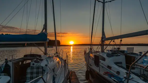 Zachód słońca nad jeziorem Święcajty, sierpień 2023 r.