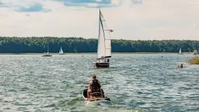 Oldtimery w Strandzie i na jeziorze Kisajno, sierpień 2023 r. - zdjęcie 36