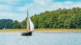 Oldtimery w Strandzie i na jeziorze Kisajno, sierpień 2023 r. - zdjęcie 52