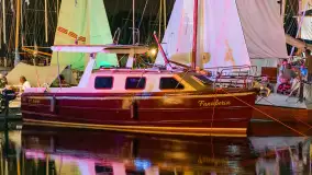 Nocne zdjęcia ze zlotu Oldtimerów w Strandzie, sierpień 2023 r. - zdjęcie 15