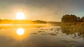 Wrześniowy i mglisty wschód słońca nad jeziorem Mój - zdjęcie 55