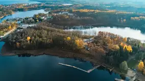 Kisajno, Piękna Góra i Łabędzi Ostrów w jesiennych kolorach z lotu ptaka - zdjęcie 22