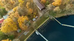 Kisajno, Piękna Góra i Łabędzi Ostrów w jesiennych kolorach z lotu ptaka - zdjęcie 21