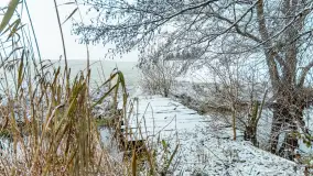 Zwalony most w Kruklankach w zimowej scenerii... bez słońca, listopad 2023 r. - zdjęcie 9