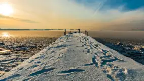 Uroki zimy nad jeziorem Dargin w porcie Dziki Harsz - zdjęcie 2