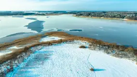 Różne miejsca na Mazurach na zimowych zdjęciach z drona, styczeń 2024 r. - zdjęcie 23