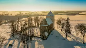 Zamek Krzyżacki, a teraz kościół w Bezławkach w zimowej scenerii, styczeń 2024 r. - zdjęcie 21