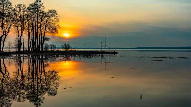Zachód słońca nad Niegocinem, luty 2024 r.