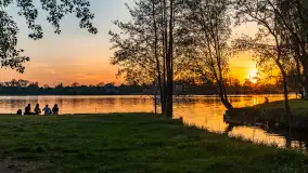 Zachód słońca nad jeziorem Ełckim w Ełku, maj 2024 r. - zdjęcie 21