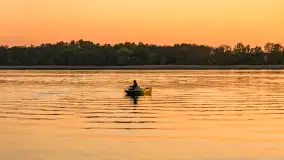 Zachód słońca nad jeziorem Ełckim w Ełku, maj 2024 r. - zdjęcie 18