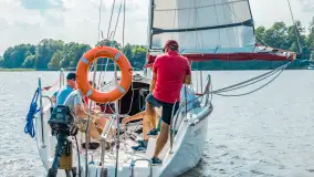 Żeglarska przygoda i rozwój emocjonalny: Unikalne obozy Ważka.net dla młodzieży - zdjęcie 14