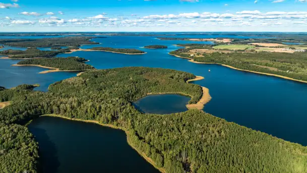Jezioro Kisajno i port Łabędzi Ostrów, koniec września 2024 r.