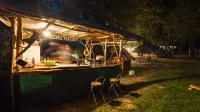 Przystań Kochaj Mazury nad jeziorem Bełdany, wersja nocna - zdjęcie 6