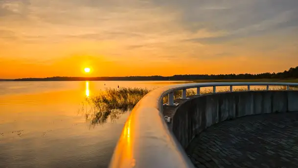 Zachód słońca nad jeziorem Mamry, wrzesień 2024 r.