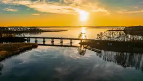 Wschód słońca nad jeziorem Dargin, most Sztynorcki, grudzień 2024 r. - zdjęcie 1