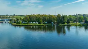 Mikołajki i okoliczne jeziora z drona, wrzesień 2024 r. - zdjęcie 34