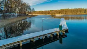 Jezioro Kisajno, Tajty, Piękna Góra w zimowej scenerii z drona - zdjęcie 13