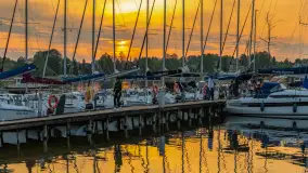 Zachód słońca nad jeziorem Bocznym w Rydzewie, maj 2024 r. - zdjęcie 17