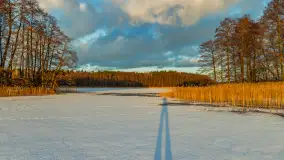 Zachód słońca nad jeziorem Kisajno, Piękna Góra, luty 2025 r. - zdjęcie 22