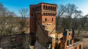 Ruiny pałacu w Prośnie, marzec 2025 r. - zdjęcie 1