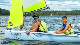 Młodzi adepci żeglarstwa nad jeziorem Dadaj - Rumszewicz Sailing - zdjęcie 18