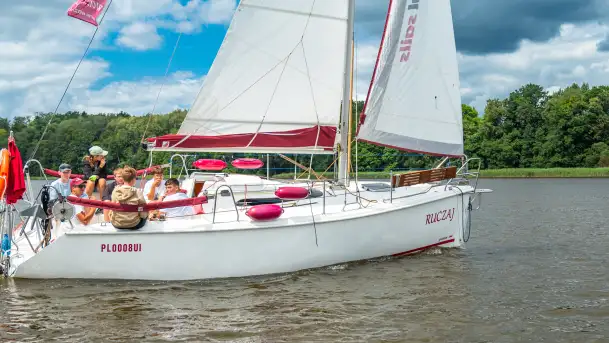 Jeszcze jeden raz nad Jeziorakiem z wizytą w szkole żeglarstwa Ważka
