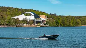 Jezioro Czos, Mrągowo widziane z wody, maj 2025 r. - zdjęcie 1